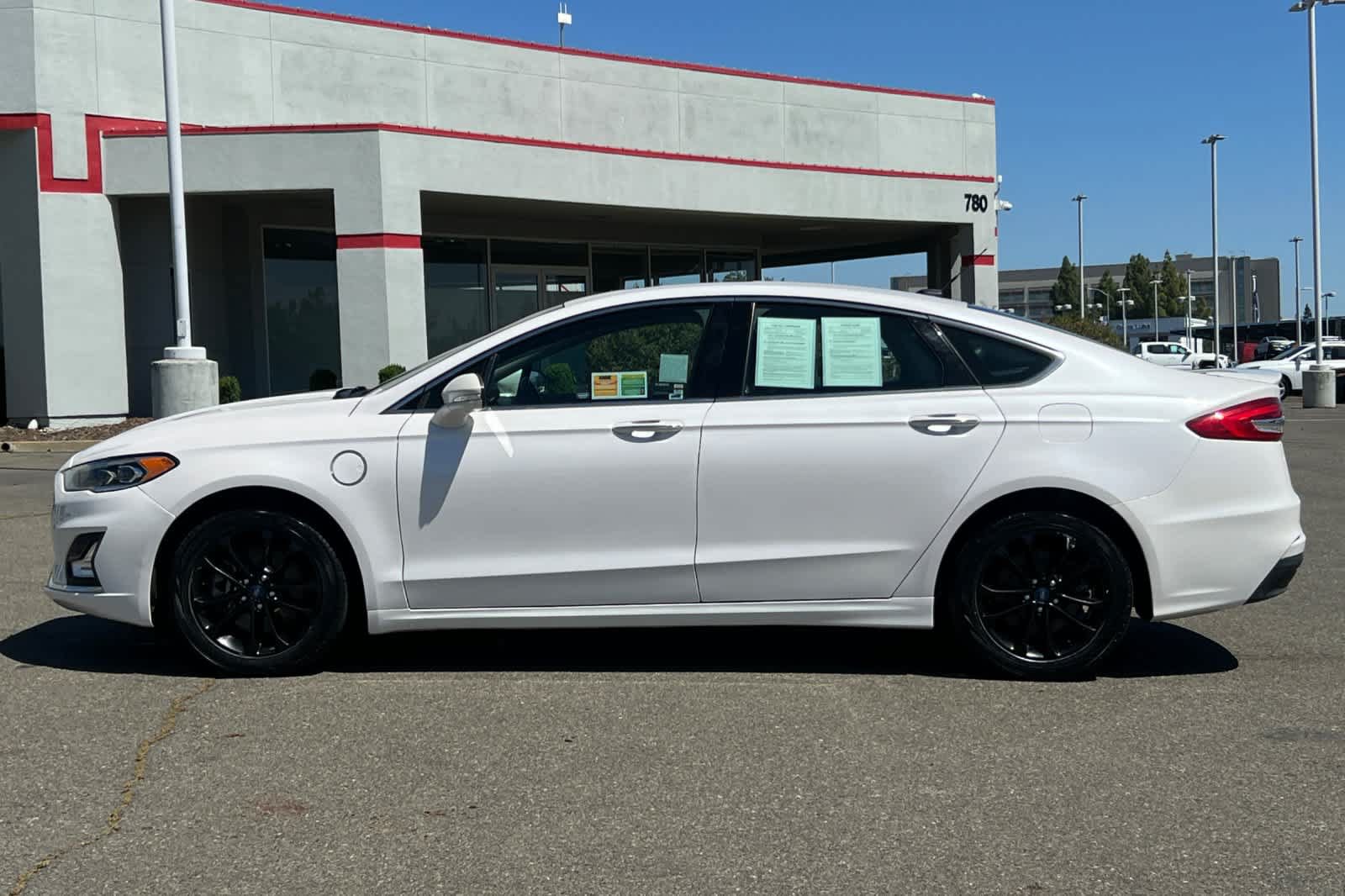 Used 2019 Ford Fusion Energi Titanium FWD image 9