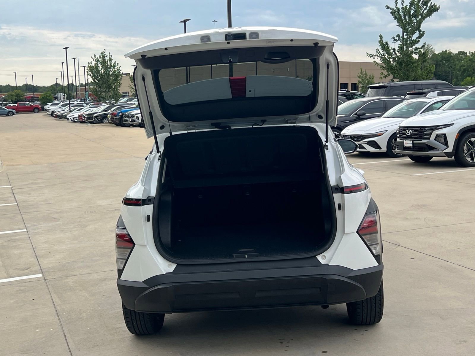 Used 2024 Hyundai Kona SEL FWD image 15