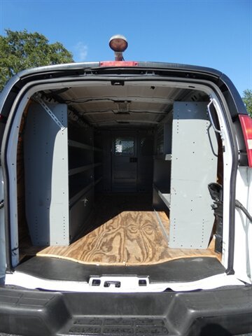 Used 2015 Chevrolet Express 2500 RWD image 15