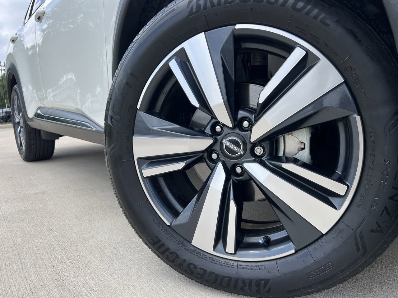 Certified 2023 Nissan Rogue SL FWD image 6