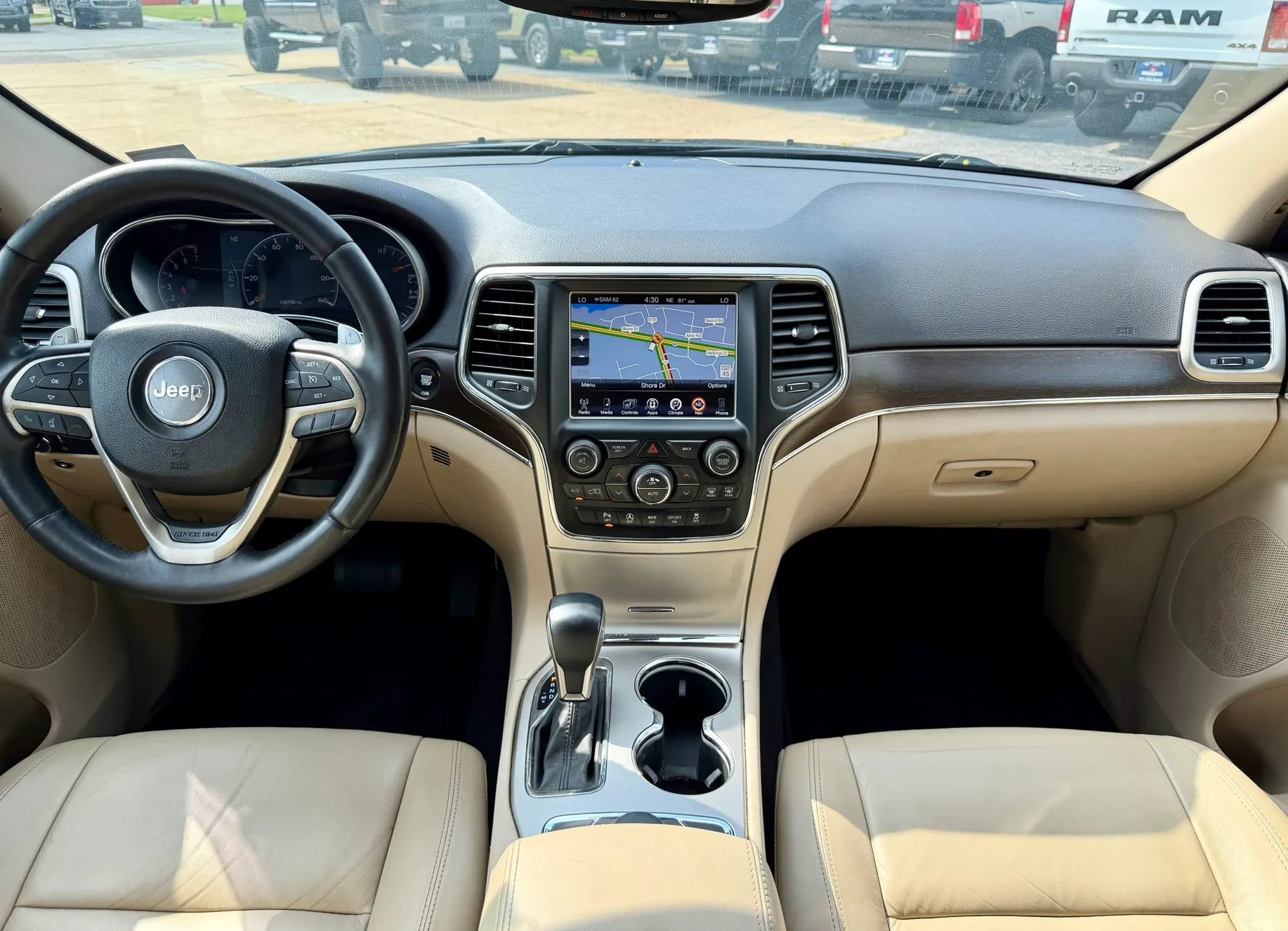 Used 2017 Jeep Grand Cherokee Limited AWD/4WD image 12