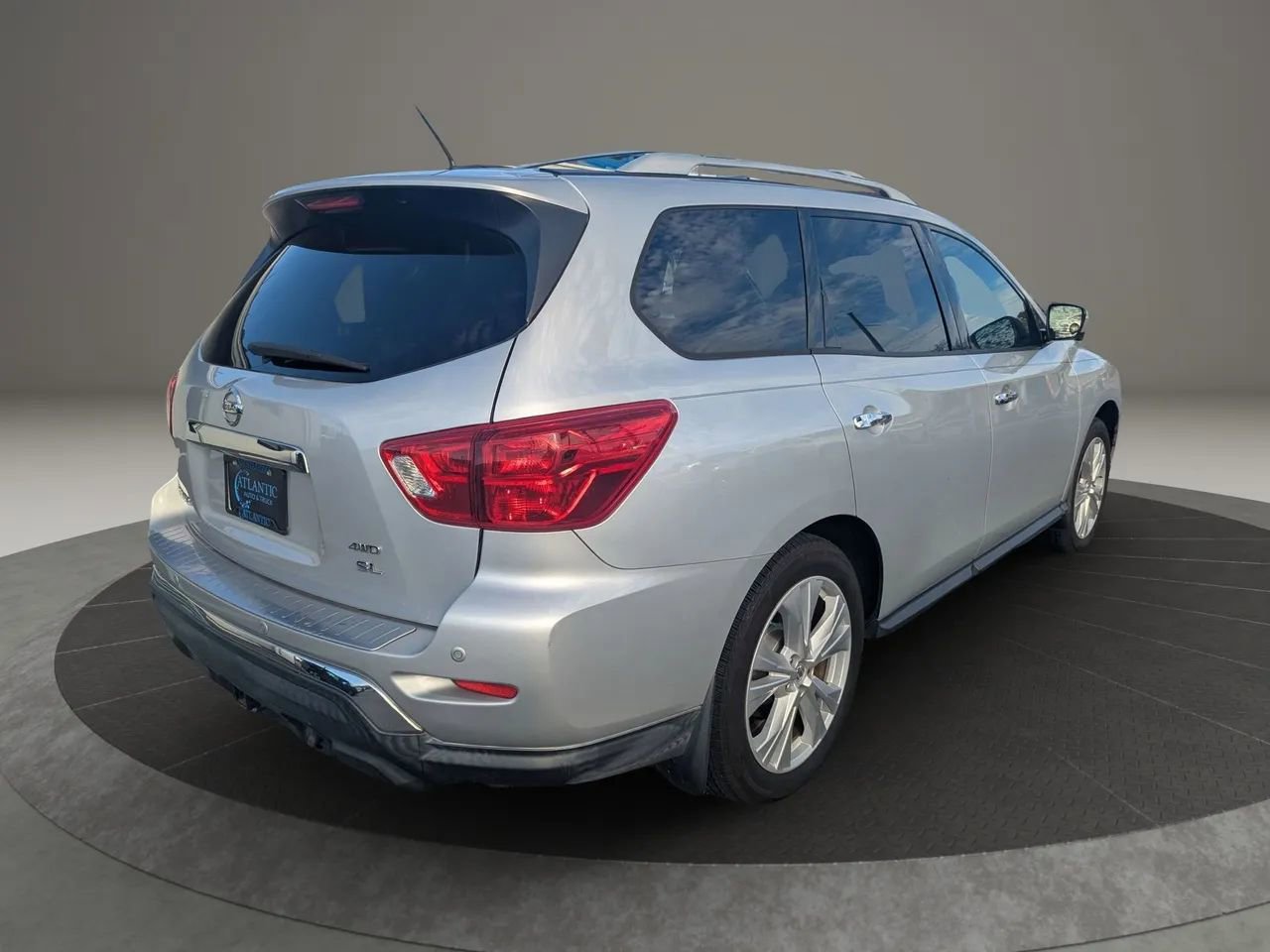 Used 2018 Nissan Pathfinder SL w/ SL Premium Package image 6