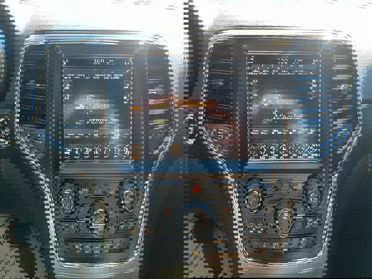 Used 2018 Jeep Grand Cherokee Altitude image 13