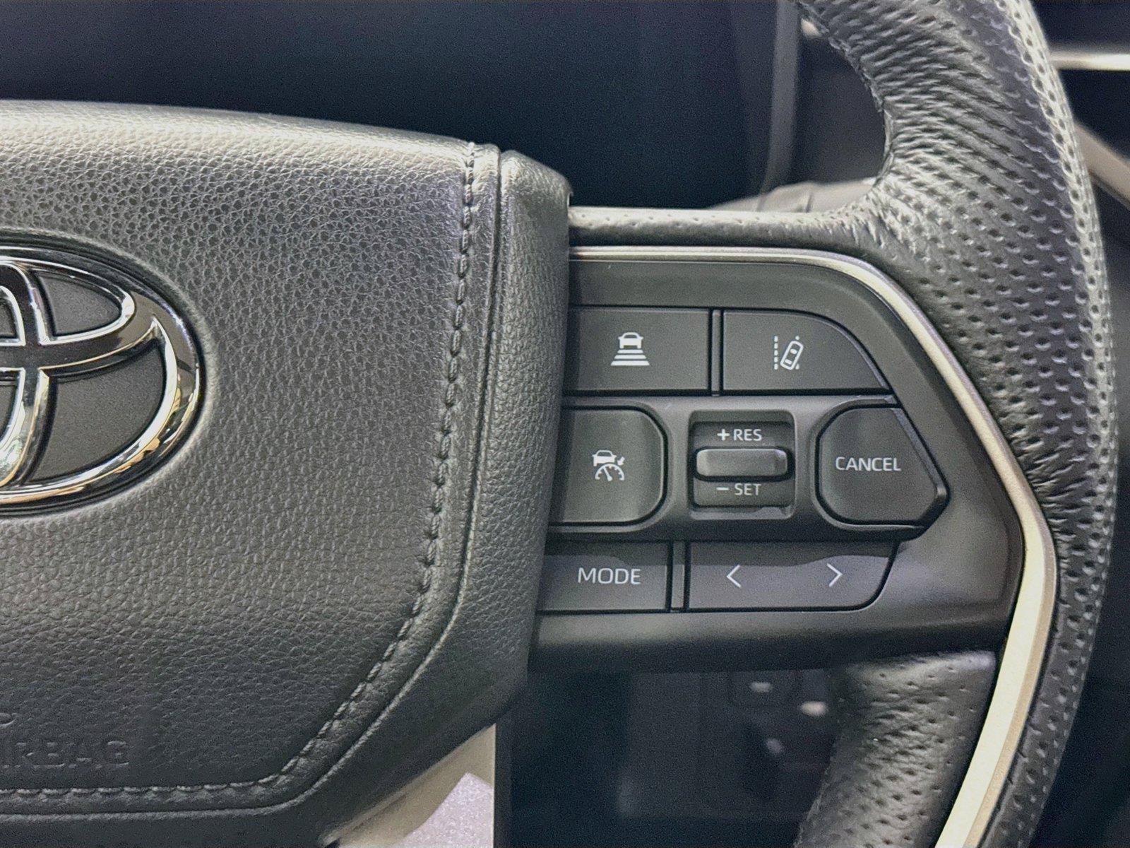Used 2025 Toyota Tundra Limited AWD/4WD image 20