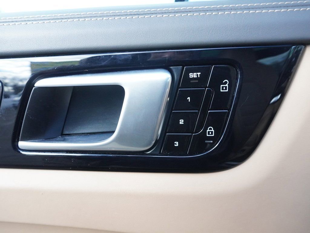 Used 2020 Porsche Cayenne Turbo image 48