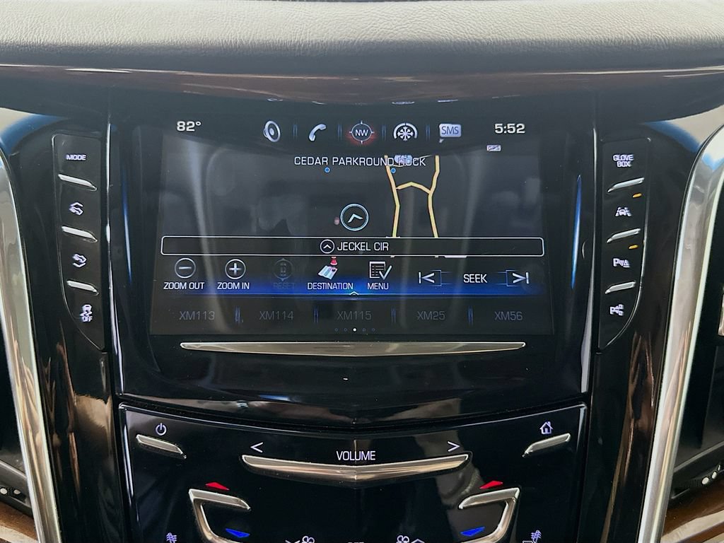 Used 2017 Cadillac Escalade ESV Luxury AWD/4WD image 13