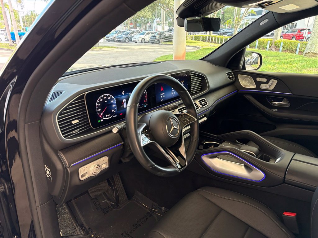 Used 2025 Mercedes-Benz GLE 350 4MATIC w/ AMG Line Exterior image 6