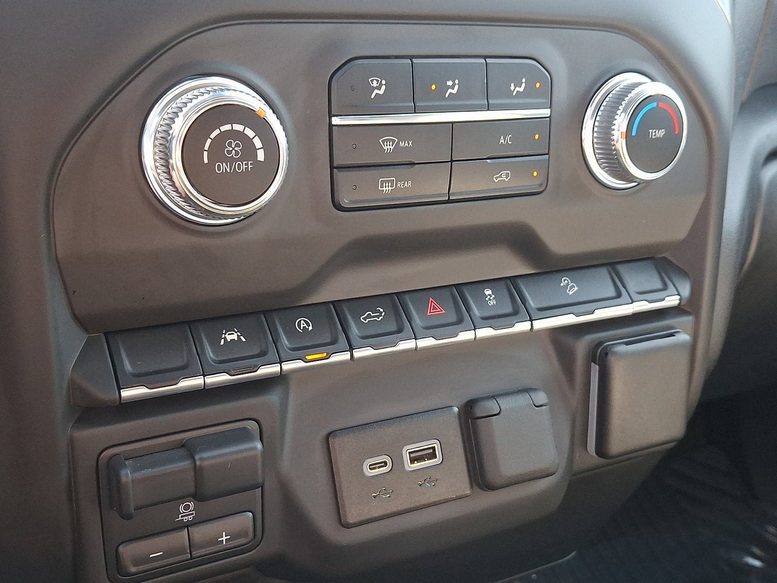 Used 2024 GMC Sierra 1500 Pro w/ Graphite Edition AWD/4WD image 15