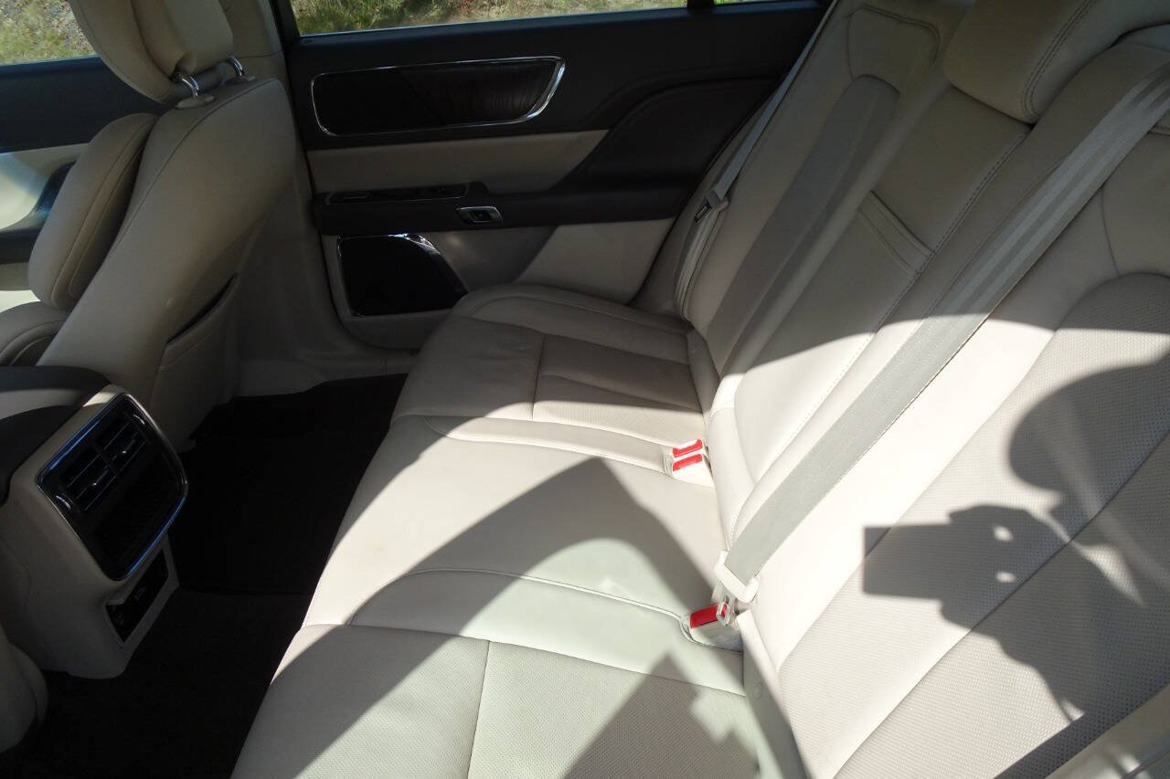Used 2017 Lincoln Continental Select AWD/4WD image 17