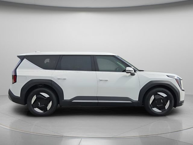 Used 2024 Kia EV9 Light Long Range RWD image 8
