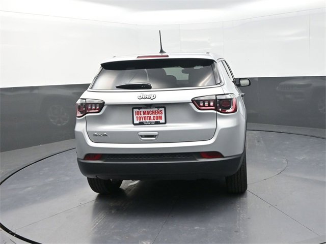 Used 2025 Jeep Compass Sport image 6
