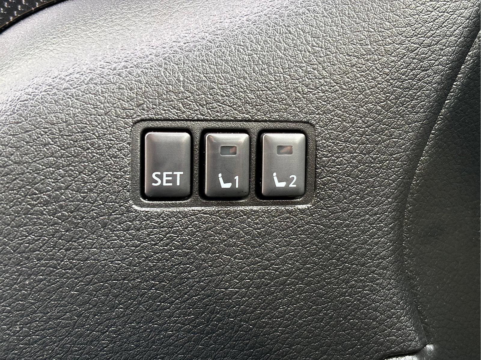 Used 2018 Nissan Rogue SL AWD/4WD image 17
