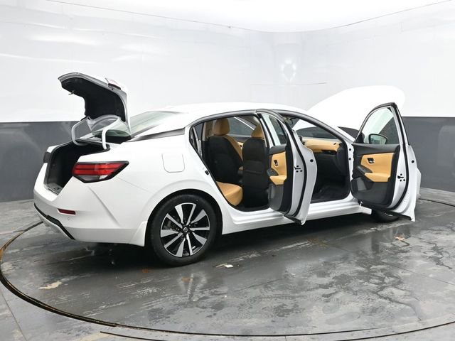 Used 2023 Nissan Sentra SV w/ SV Premium Package image 38