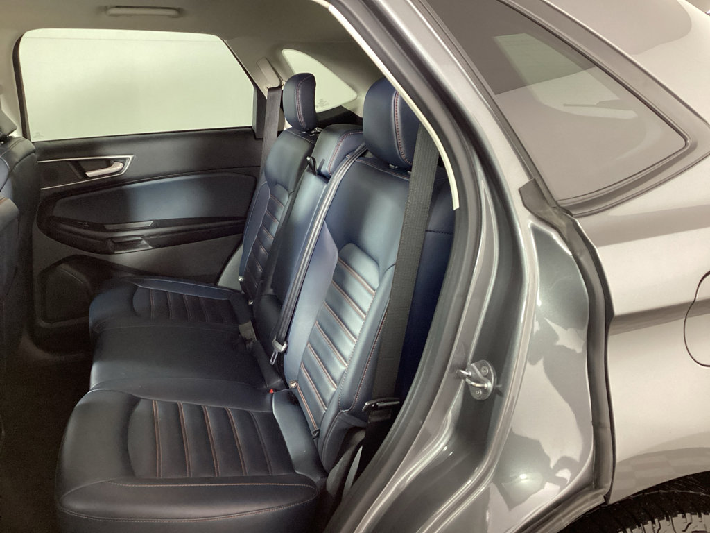 Used 2023 Ford Edge SEL w/ Sport Appearance Package image 13