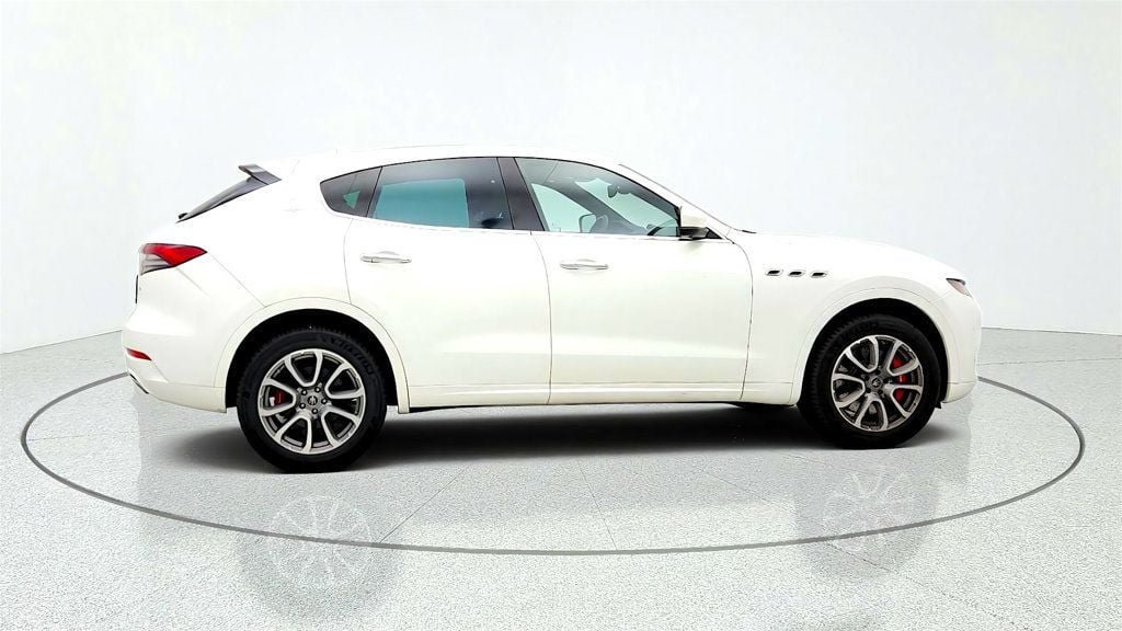 Used 2021 Maserati Levante S AWD/4WD image 4