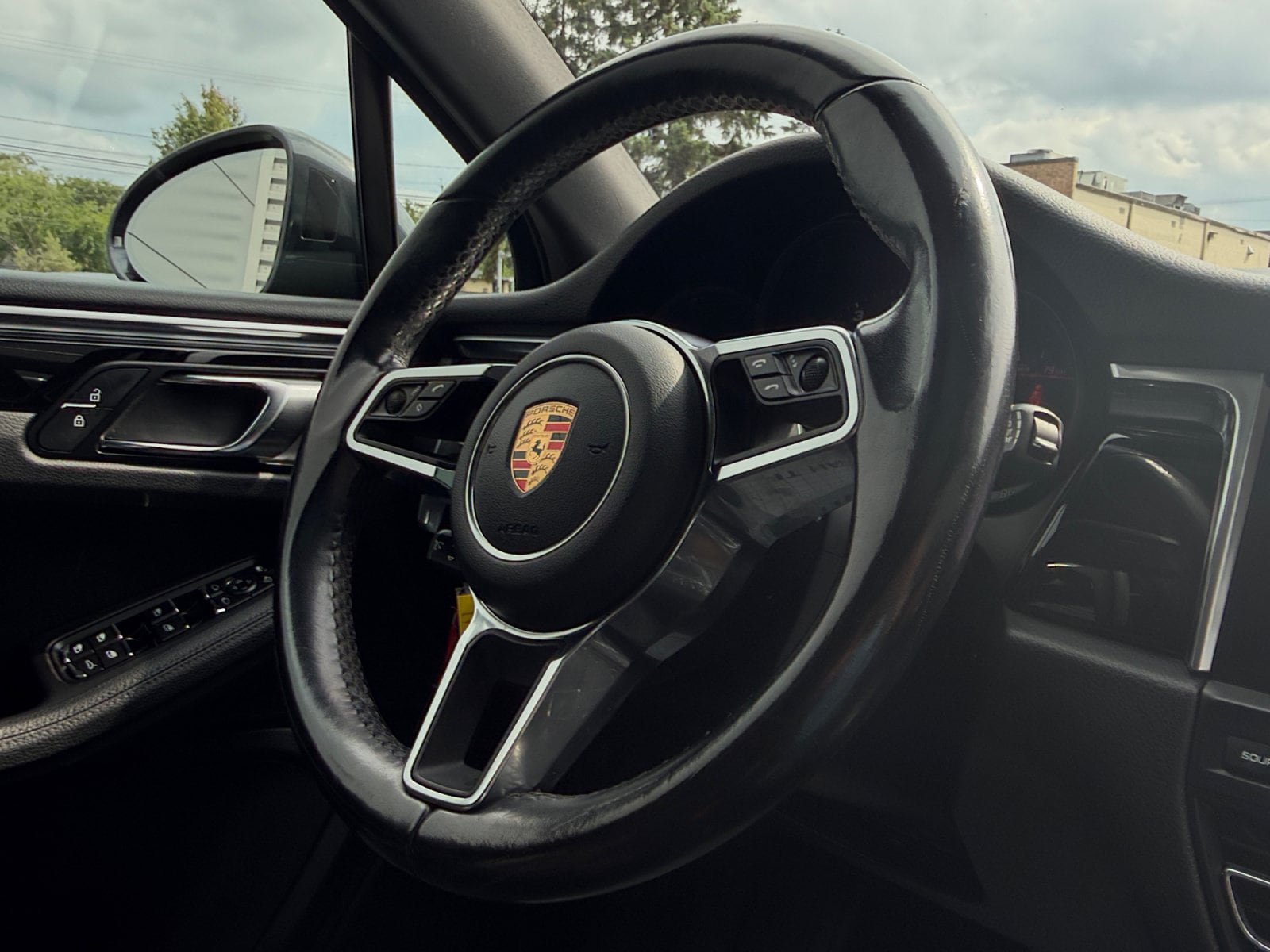 Used 2020 Porsche Macan AWD/4WD image 20