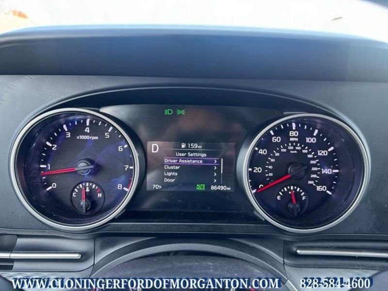 Used 2023 Kia Carnival LX image 32