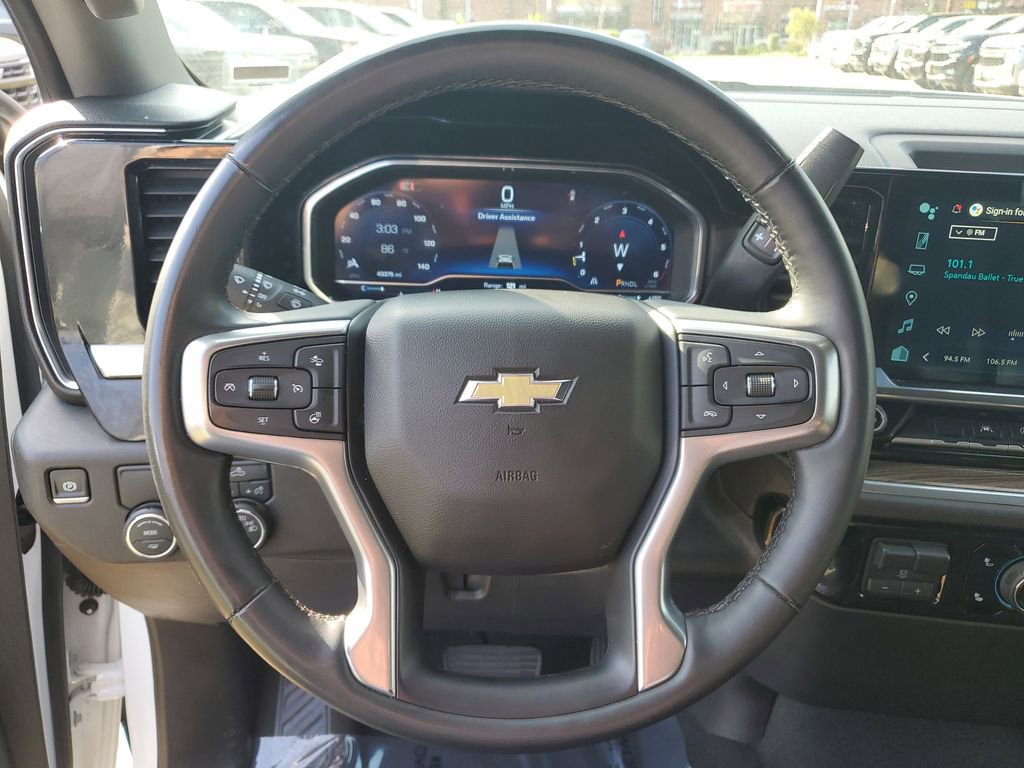 Used 2025 Chevrolet Silverado 1500 LT image 27