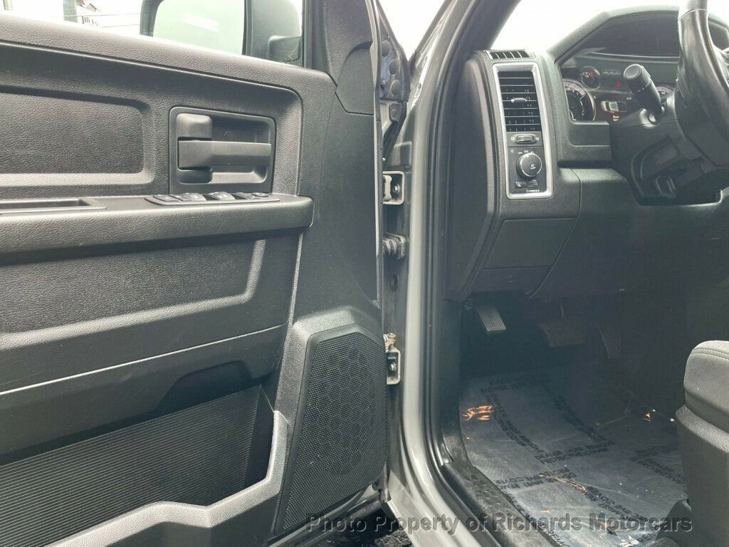 Used 2022 RAM 1500 Express w/ Ceramic Grey Express Package AWD/4WD image 11