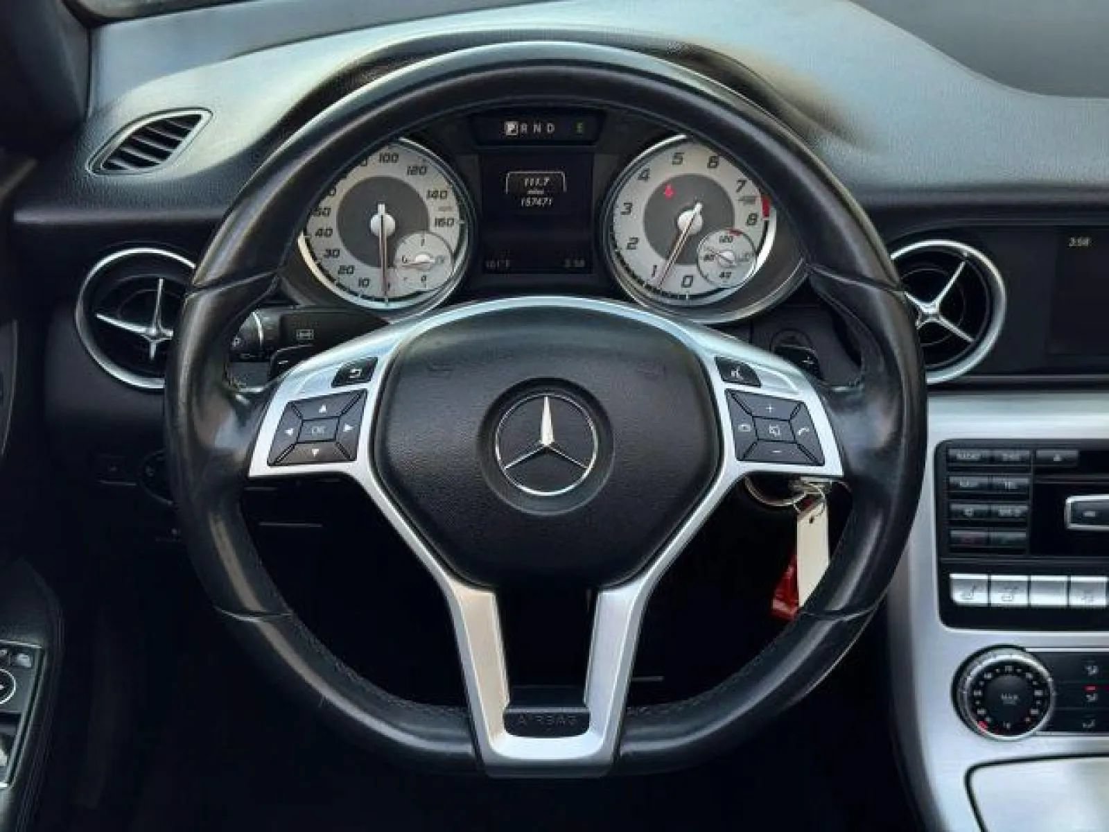 Used 2015 Mercedes-Benz SLK 250 image 38