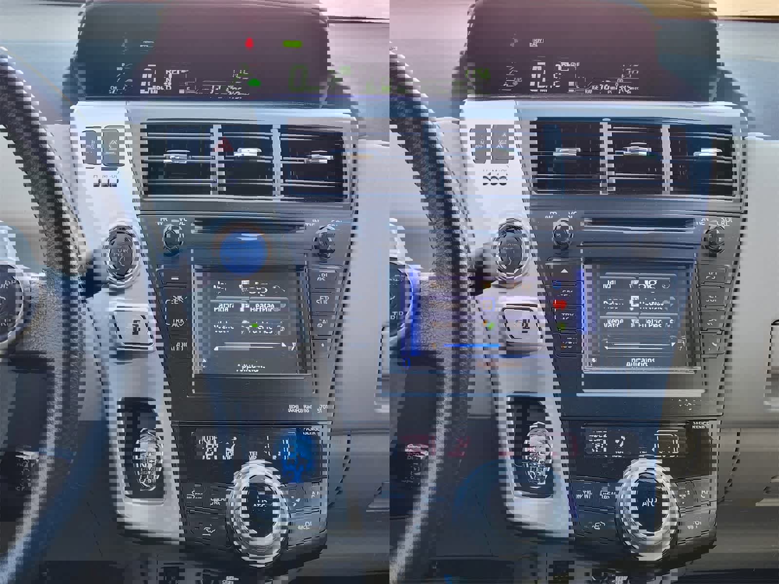 Used 2014 Toyota Prius V Five image 17