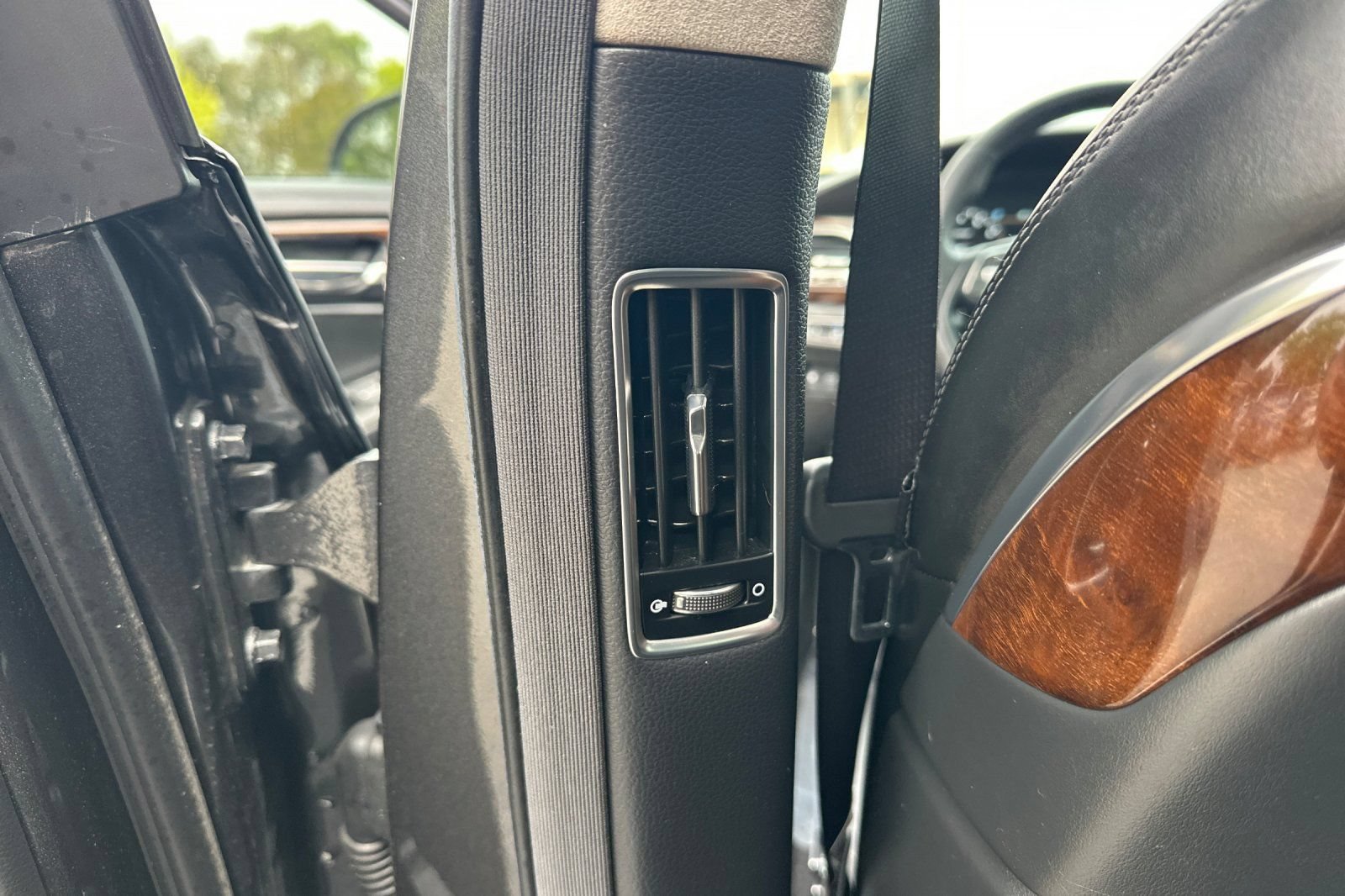 Used 2018 Genesis G90 5.0 Ultimate RWD image 40