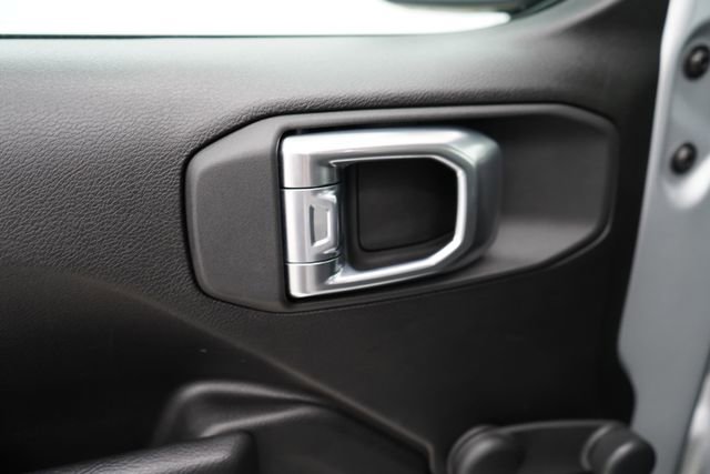 Used 2024 Jeep Wrangler Sport image 10