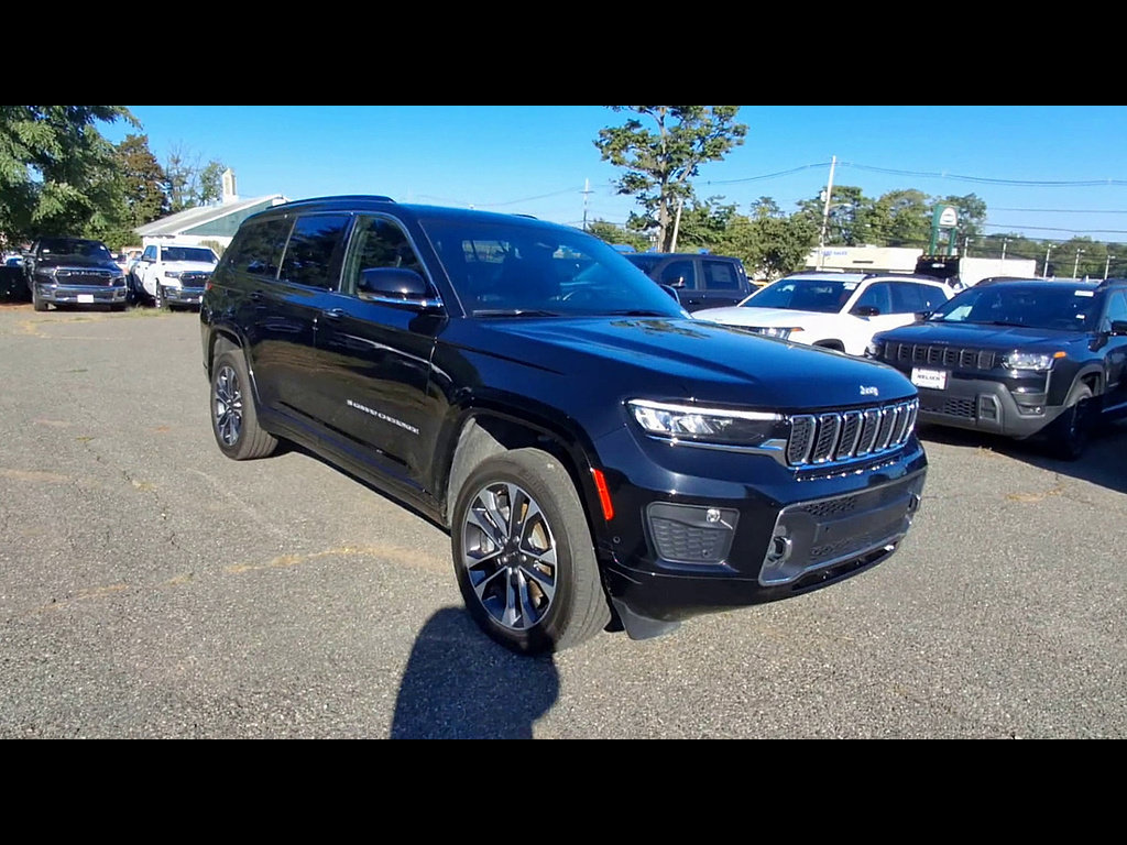 Certified 2025 Jeep Grand Cherokee L Overland w/ Advanced Protech Group III AWD/4WD image 2