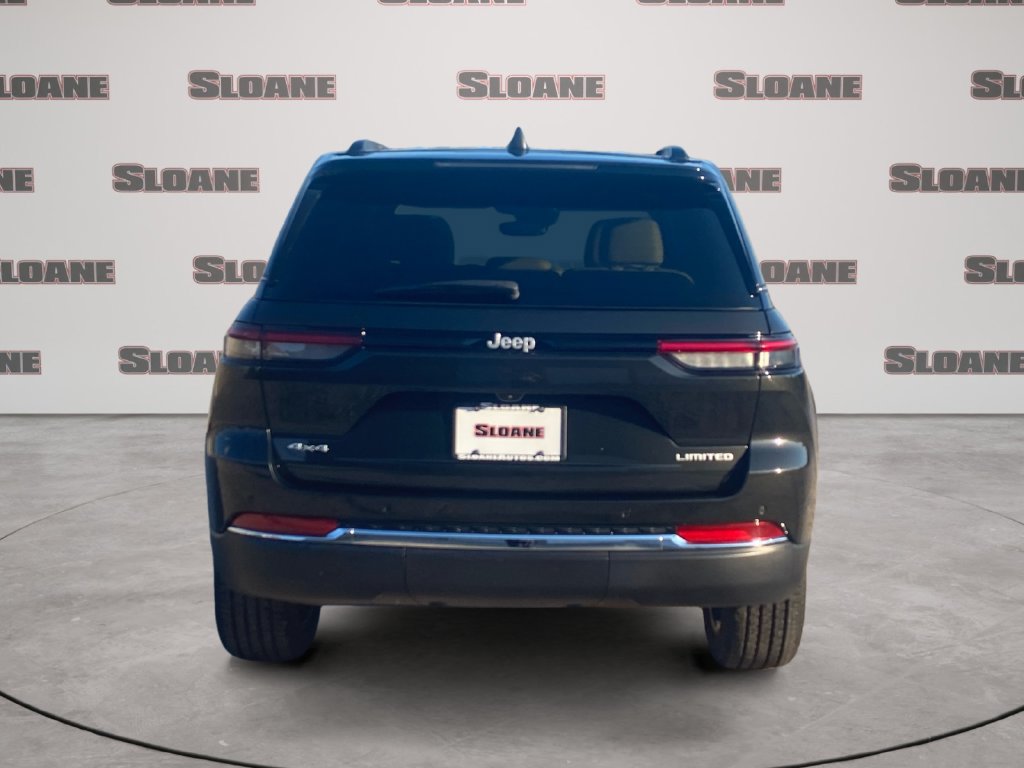Used 2024 Jeep Grand Cherokee Limited AWD/4WD image 4