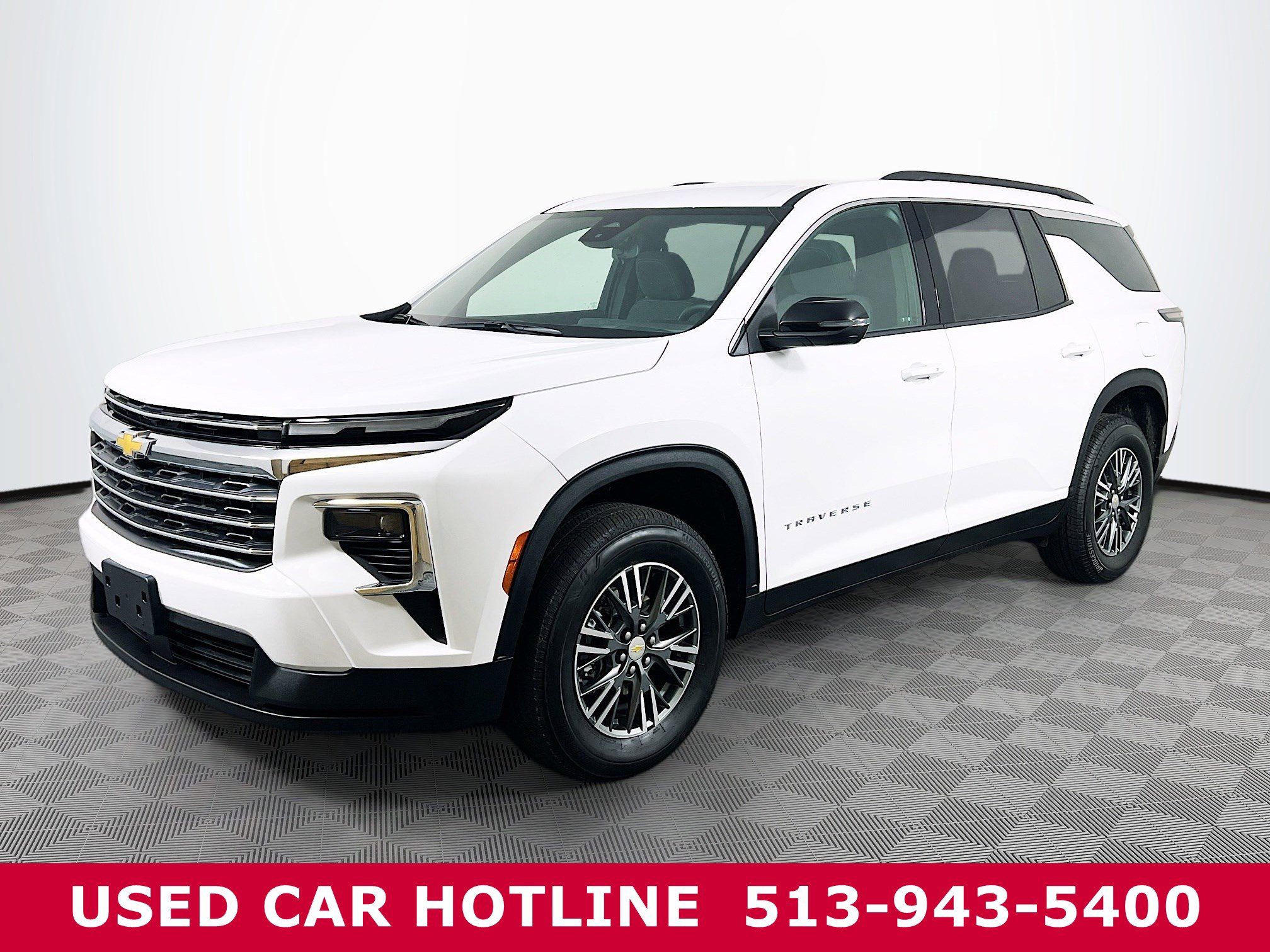 Certified 2025 Chevrolet Traverse LT image 2