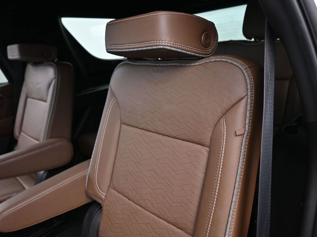 Used 2024 Chevrolet Tahoe High Country image 35