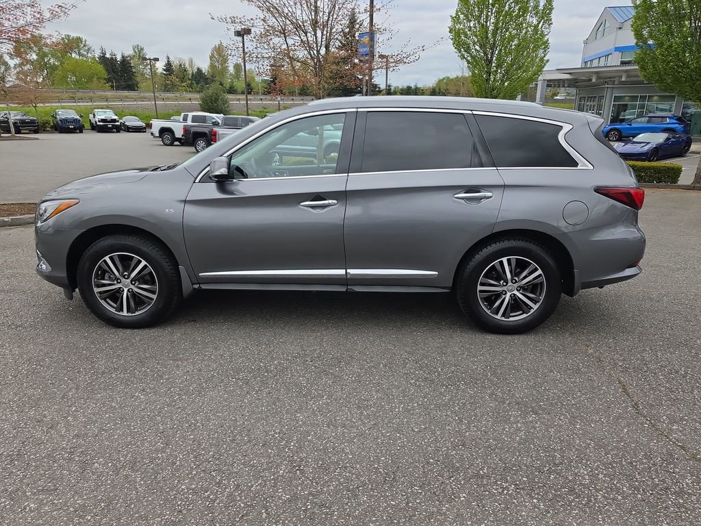 Used 2017 INFINITI QX60 Luxe w/ Premium Plus Package AWD/4WD image 3