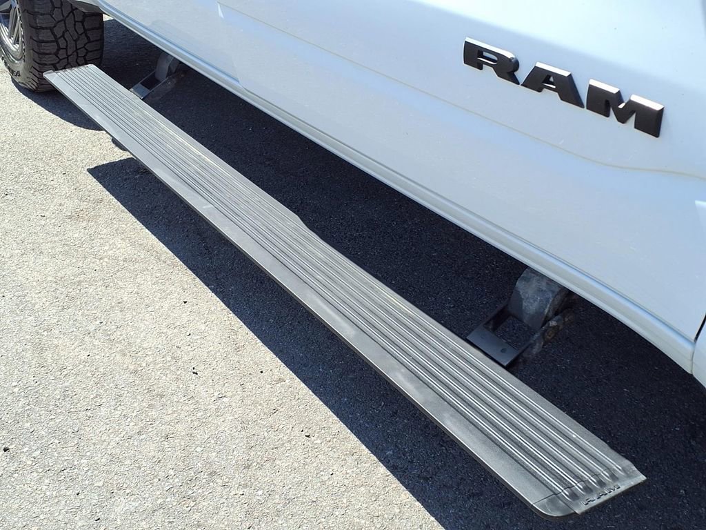 Used 2022 RAM 1500 Laramie AWD/4WD image 12