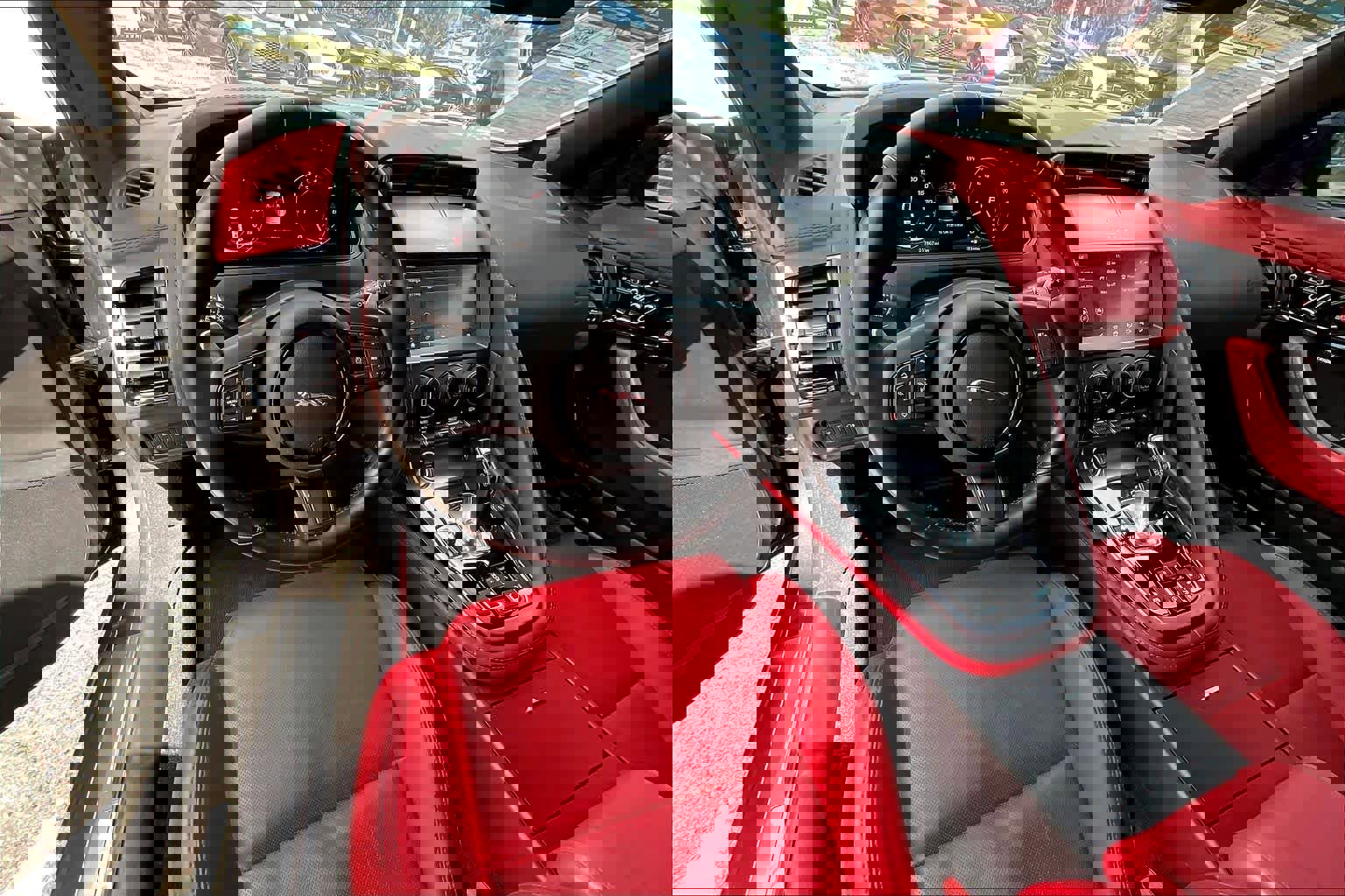 Used 2022 Jaguar F-TYPE Convertible image 6