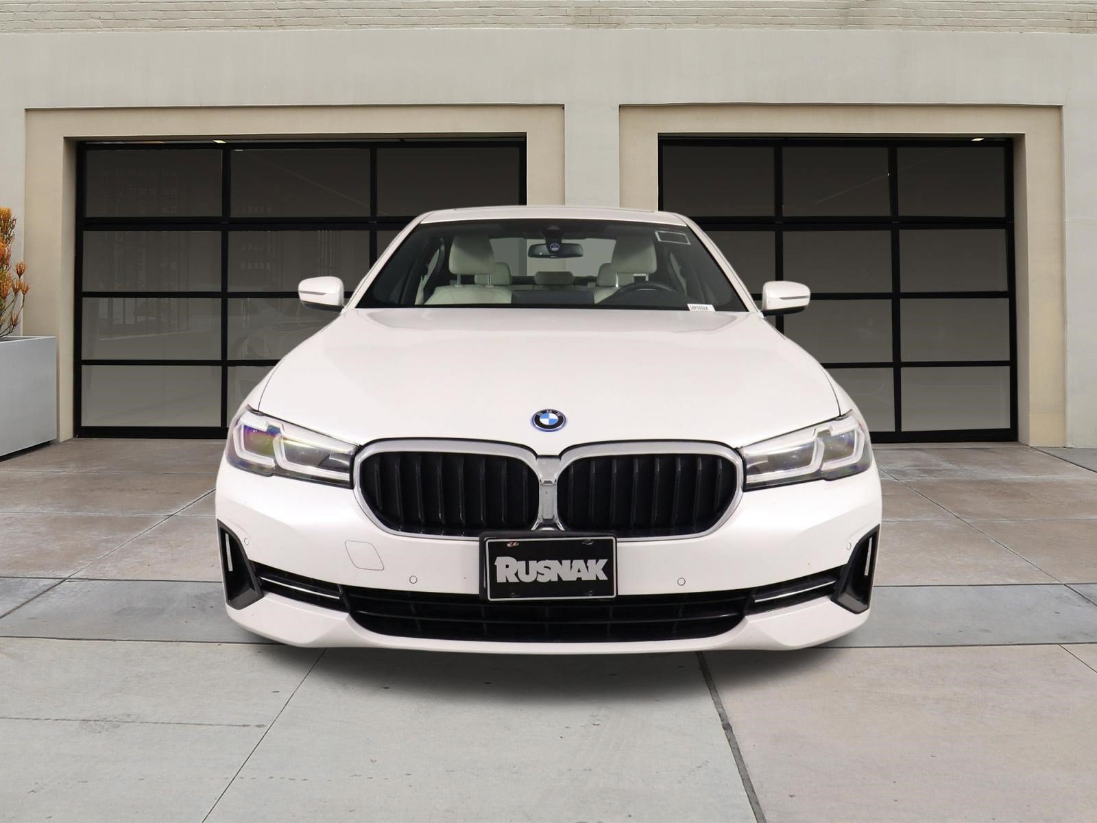 Used 2023 BMW 530e w/ Convenience Package RWD image 6
