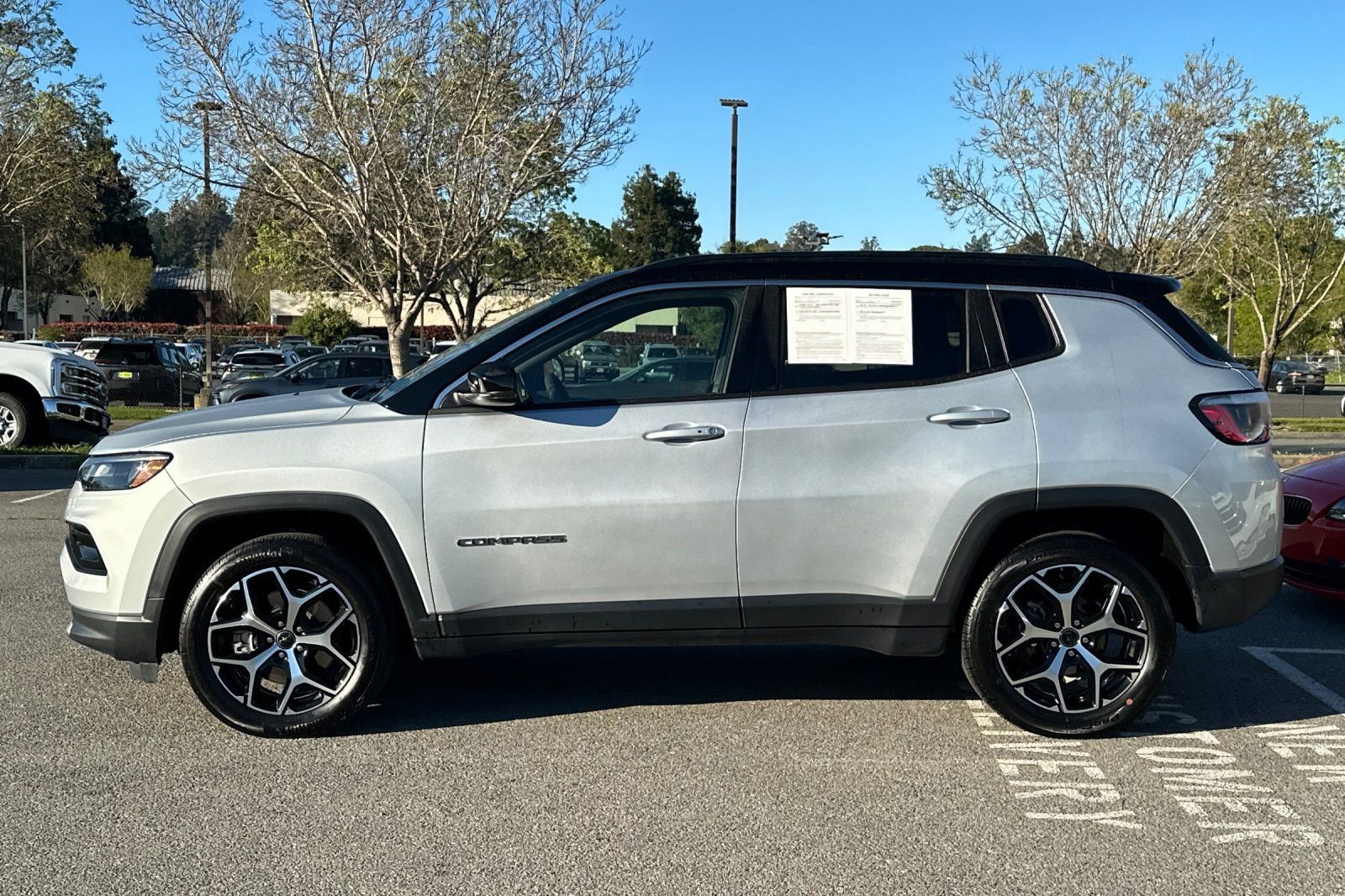 Used 2025 Jeep Compass Limited image 7
