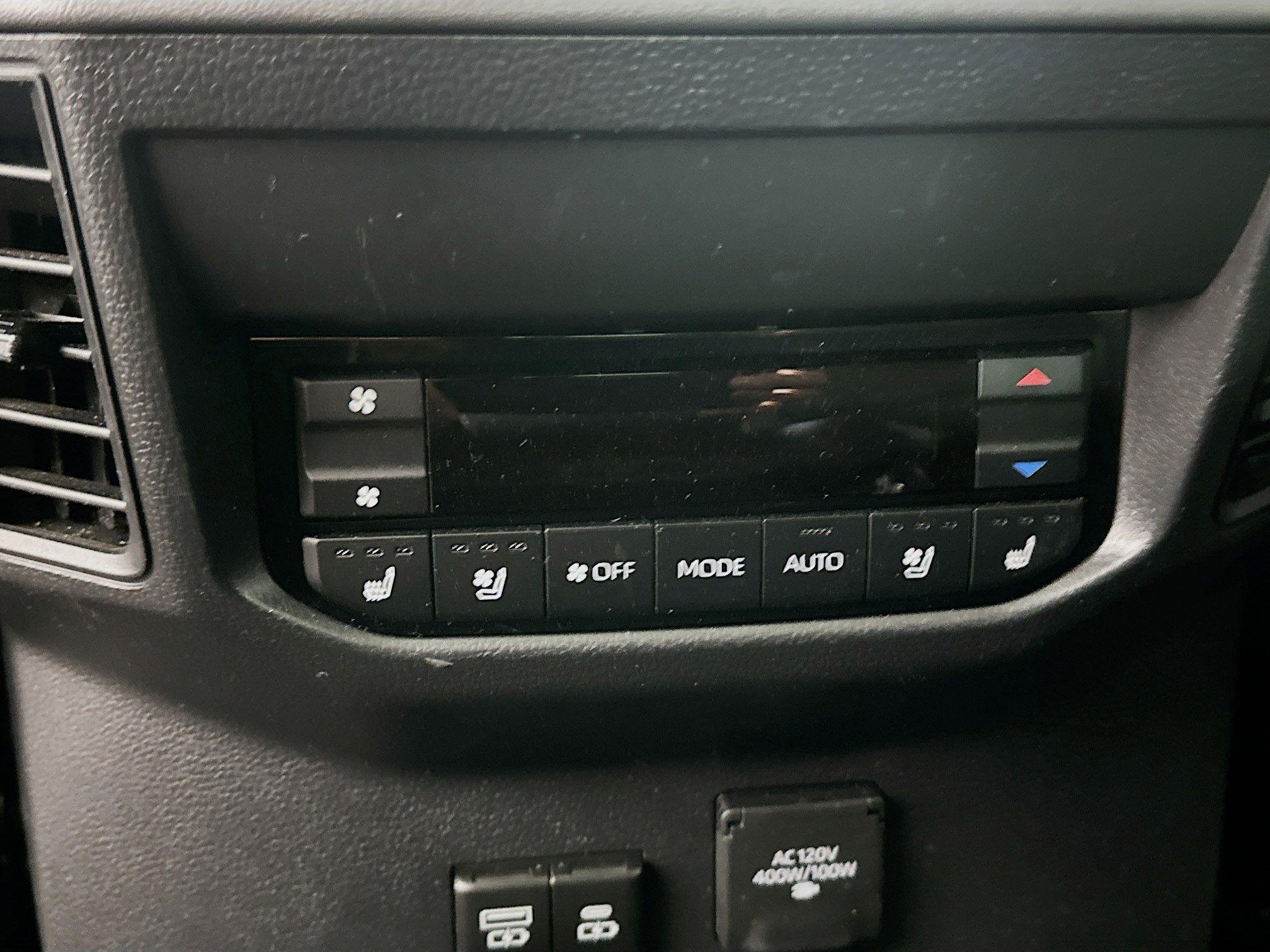Used 2024 Toyota Sequoia Platinum AWD/4WD image 28