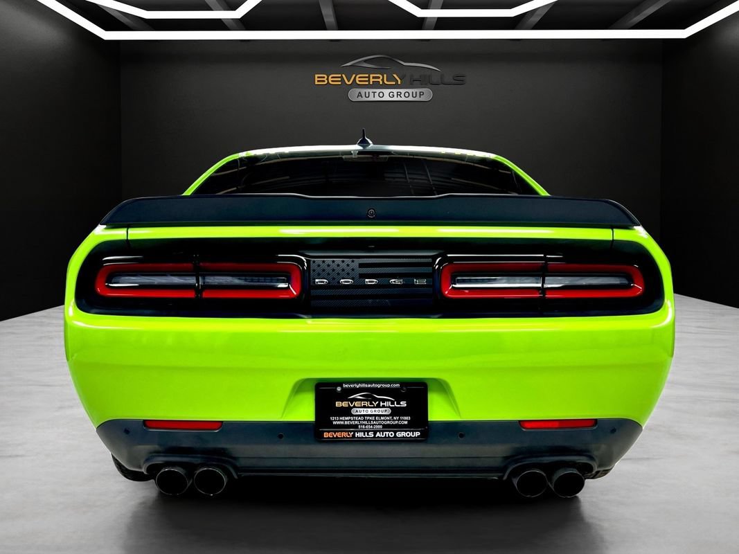 Used 2015 Dodge Challenger R/T Plus RWD image 4