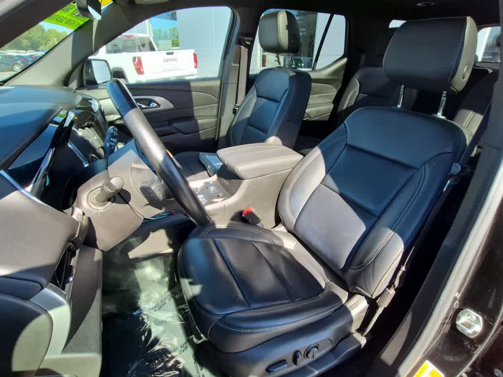 Used 2023 Chevrolet Traverse LT w/ LT Premium Package AWD/4WD image 13