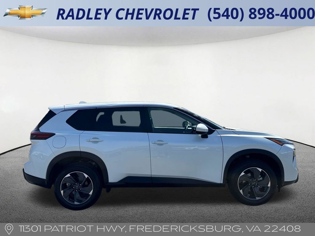Used 2025 Nissan Rogue SV AWD/4WD image 21