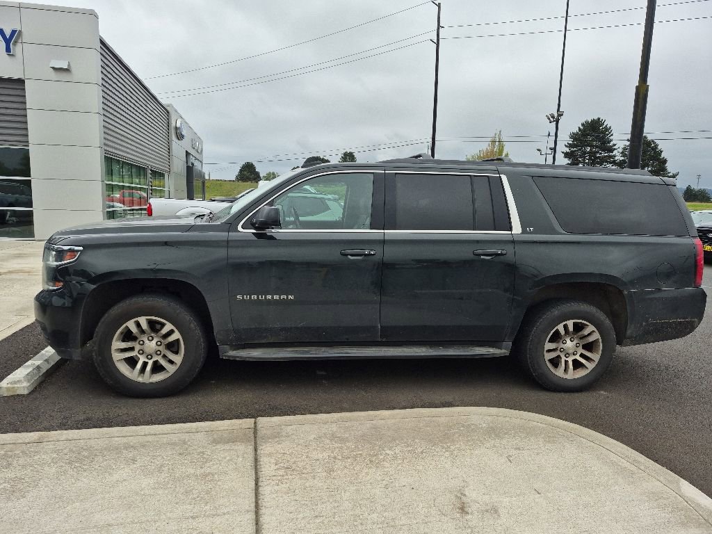Used 2016 Chevrolet Suburban LT w/ Luxury Package AWD/4WD image 8