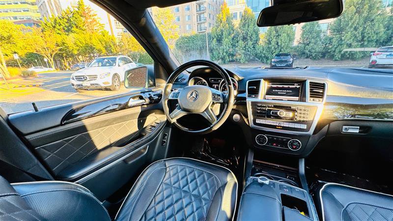 Used 2014 Mercedes-Benz GL 550 4MATIC image 39