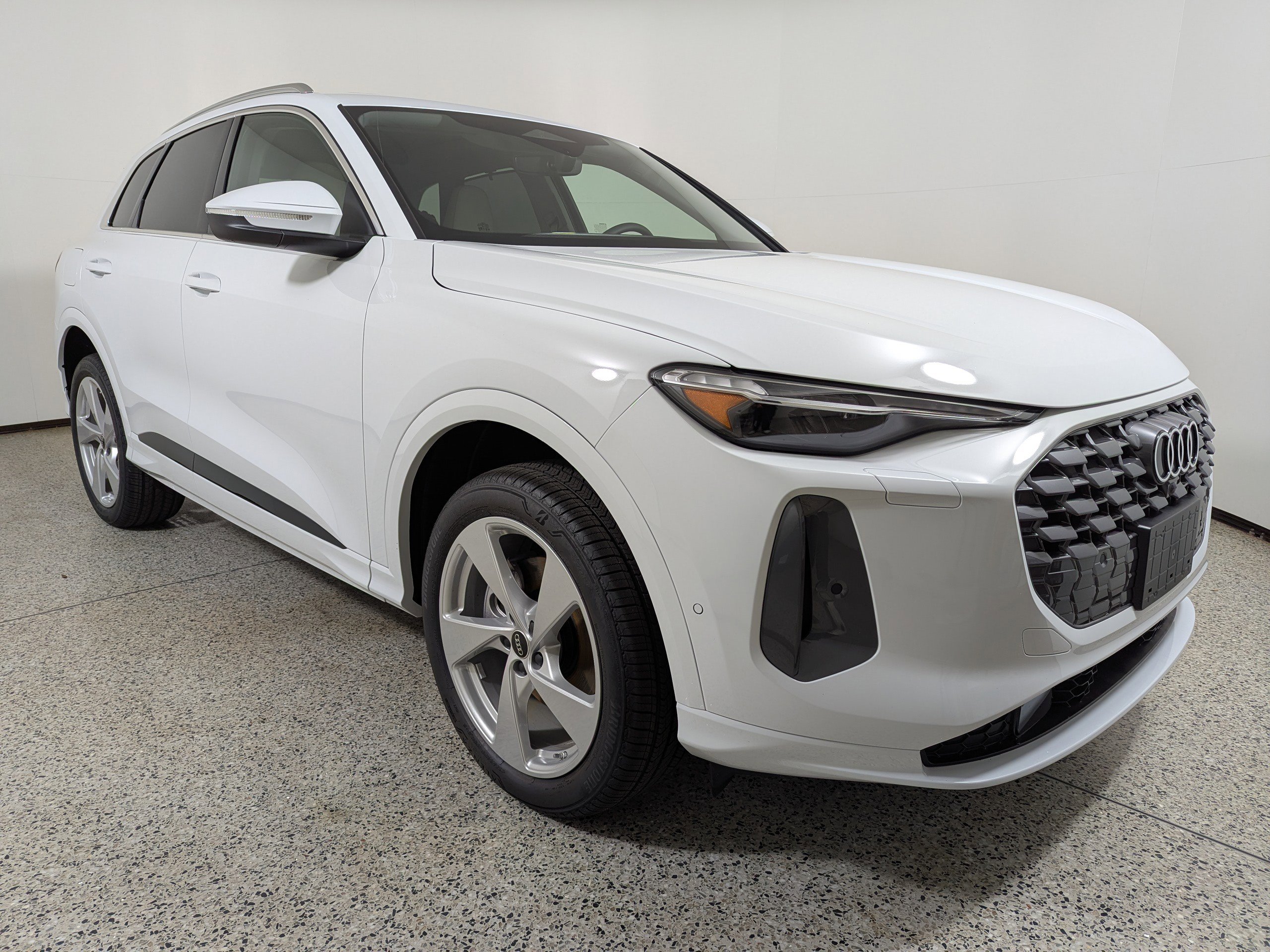 New 2025 Audi Q5 Premium Plus