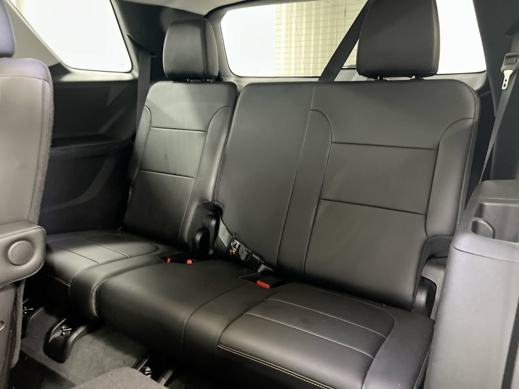 Used 2021 Chevrolet Traverse LT w/ LT Premium Package AWD/4WD image 25