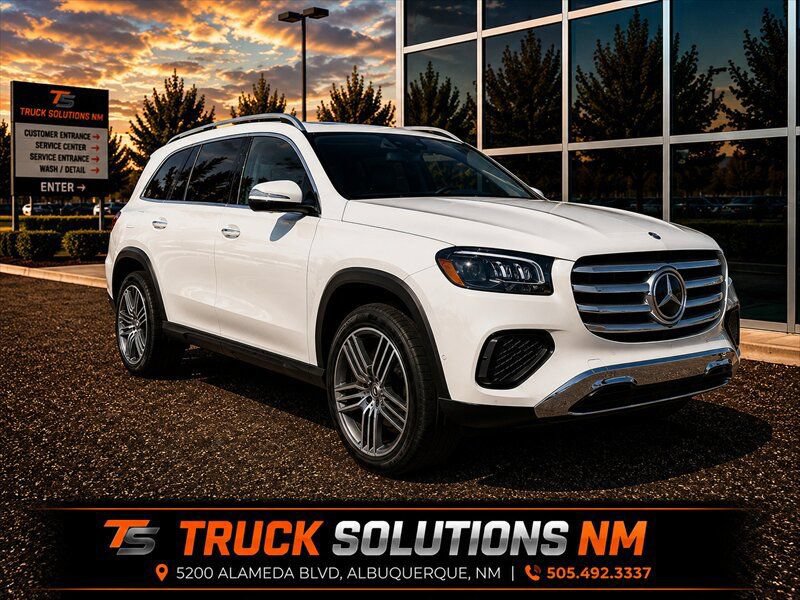Used 2025 Mercedes-Benz GLS 450 4MATIC image 1