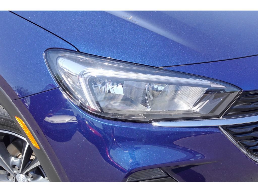 Used 2022 Buick Encore GX Select AWD/4WD image 2