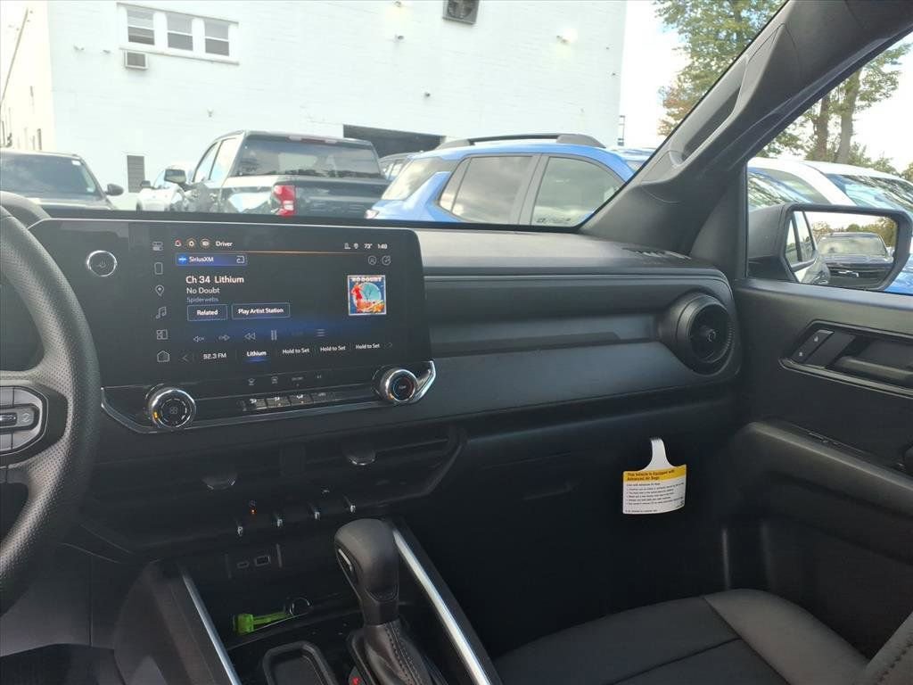 Used 2025 Chevrolet Colorado W/T image 23