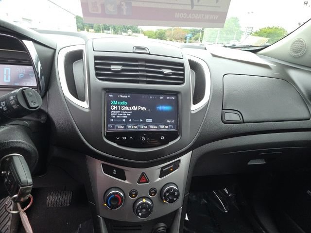 Used 2016 Chevrolet Trax LT w/ LT Sun and Sound Package AWD/4WD image 22