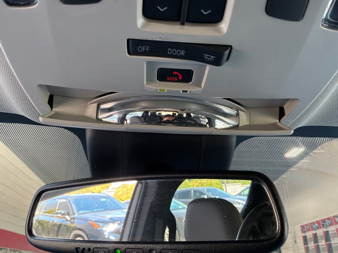 Used 2025 Toyota Sienna XLE FWD image 21