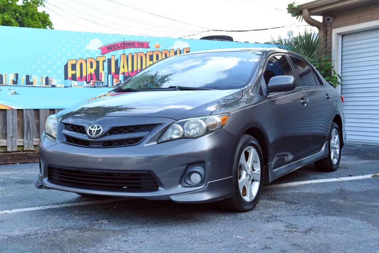Used 2013 Toyota Corolla S FWD image 2